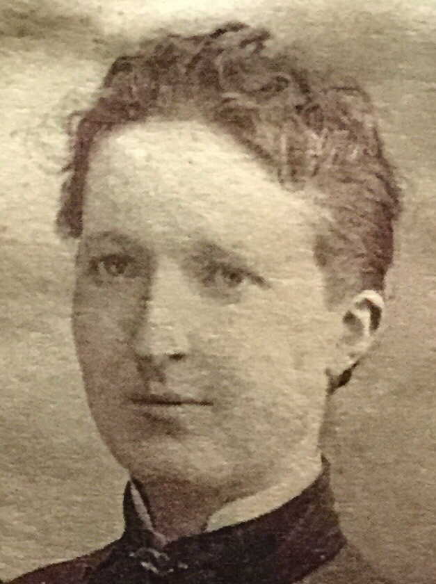 Photo of photos/Jane McLennan 1859-1918 portrait